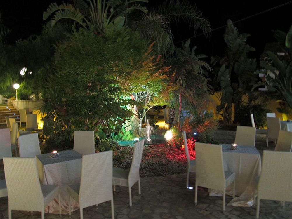 Club Hotel Kennedy Roccella Ionica Exterior foto